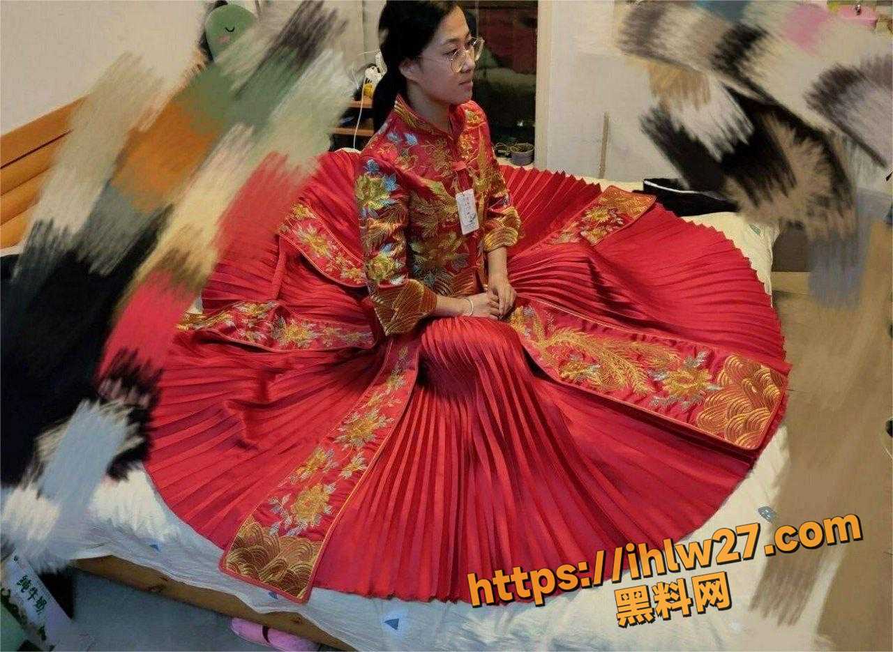 从校服到婚纱 记录淫妻十年调教历程 从学生到淫妻的转变 需要的不仅是金钱更需要时间的打磨