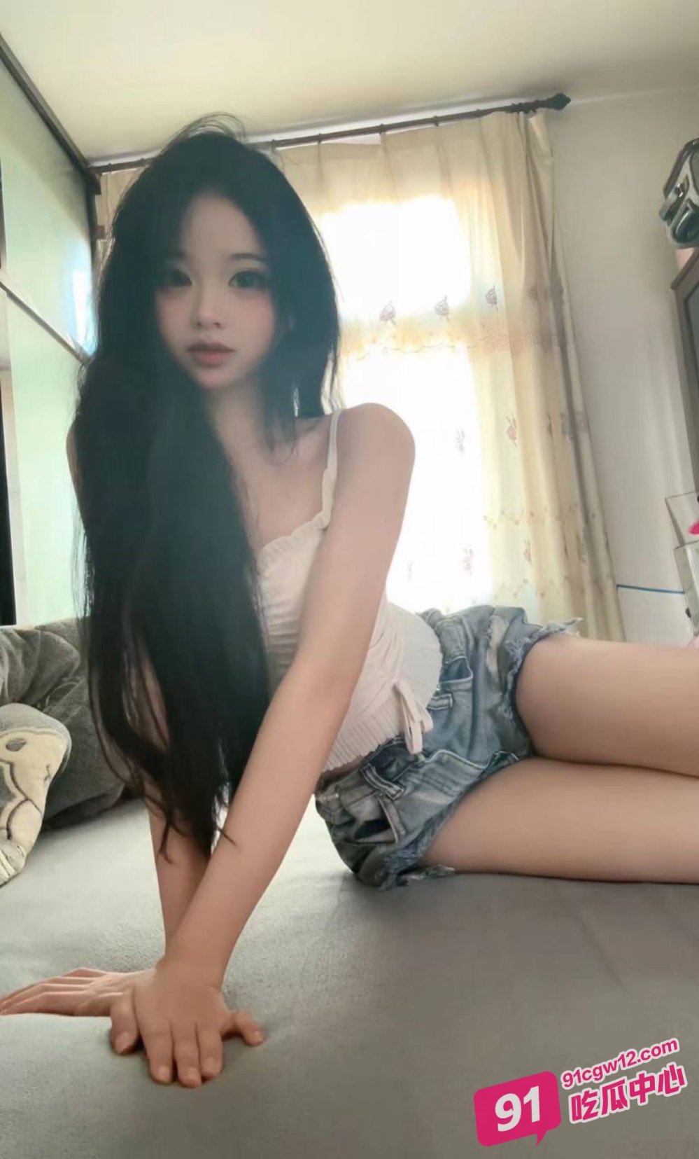 超棒身材大学美女柯菲约会男友 居家骑乘顶操 看得好想加入啊！ 配图3