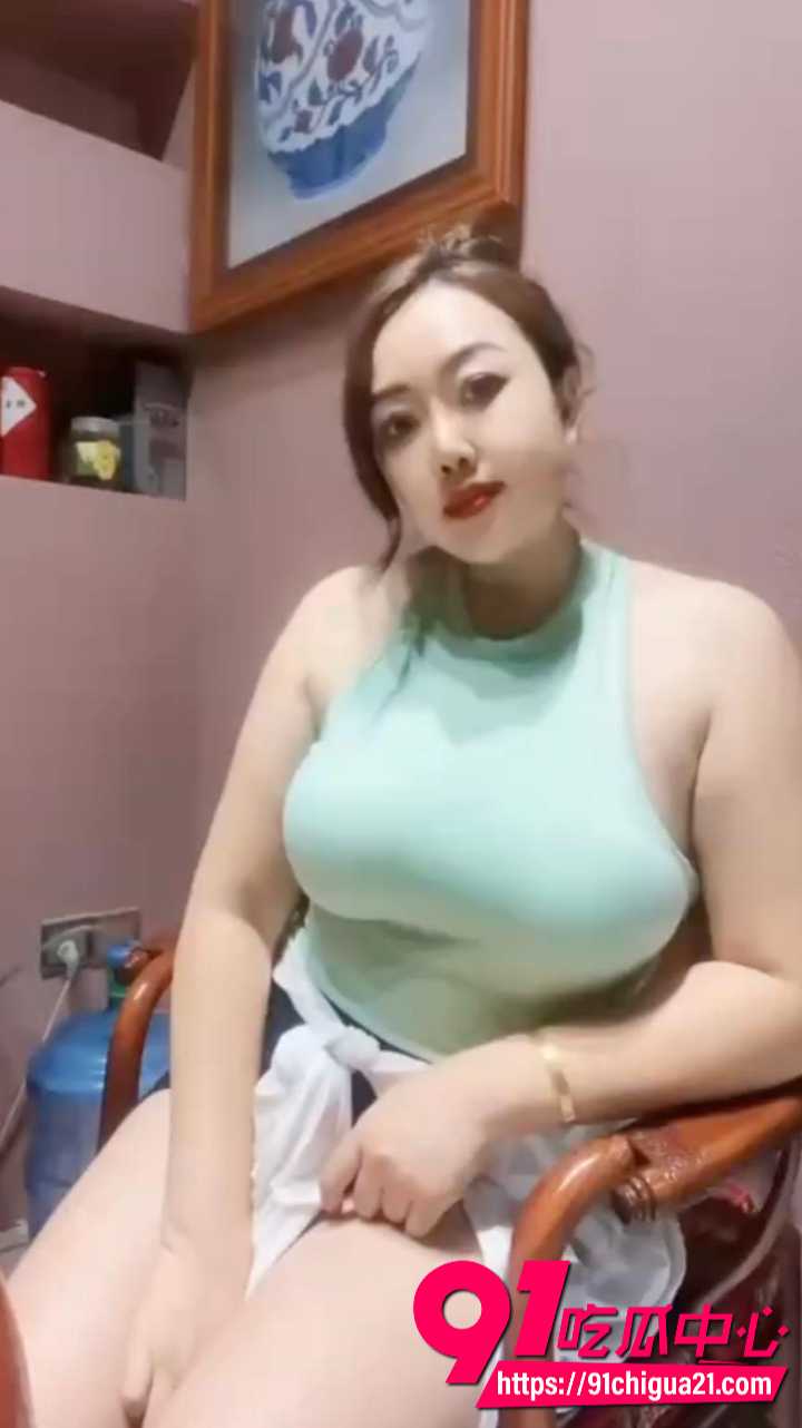 云南翡翠老板娘金惠芸大奶肥臀私拍福利2