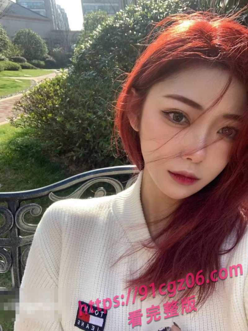 江苏省南通科技大学生被包养 穿着性感的情趣装 被包养成美丽的玩具!