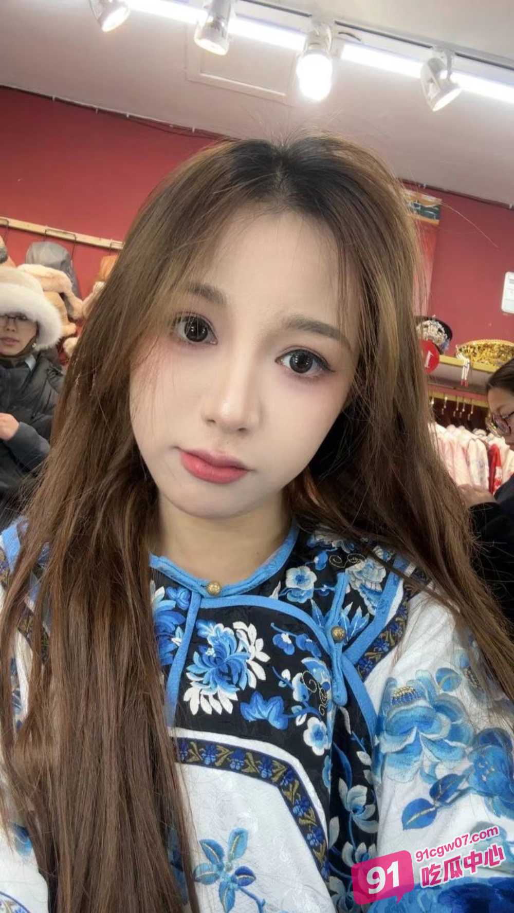 杭州性感女神赵琴 表面纯欲天使 私底经常拍全裸视频骚媚入骨！ 配图2