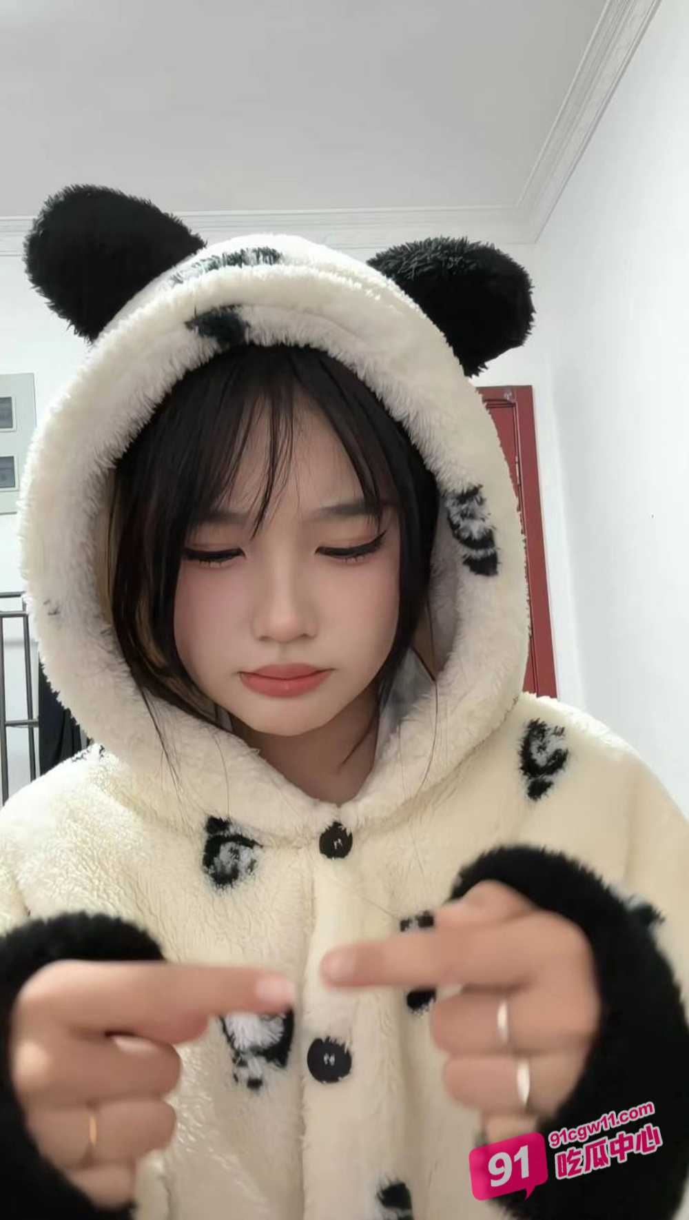 河南财经学院学生妹 陈嘉琪 网调视频泄露自慰+后入+足交系列合集！ 配图