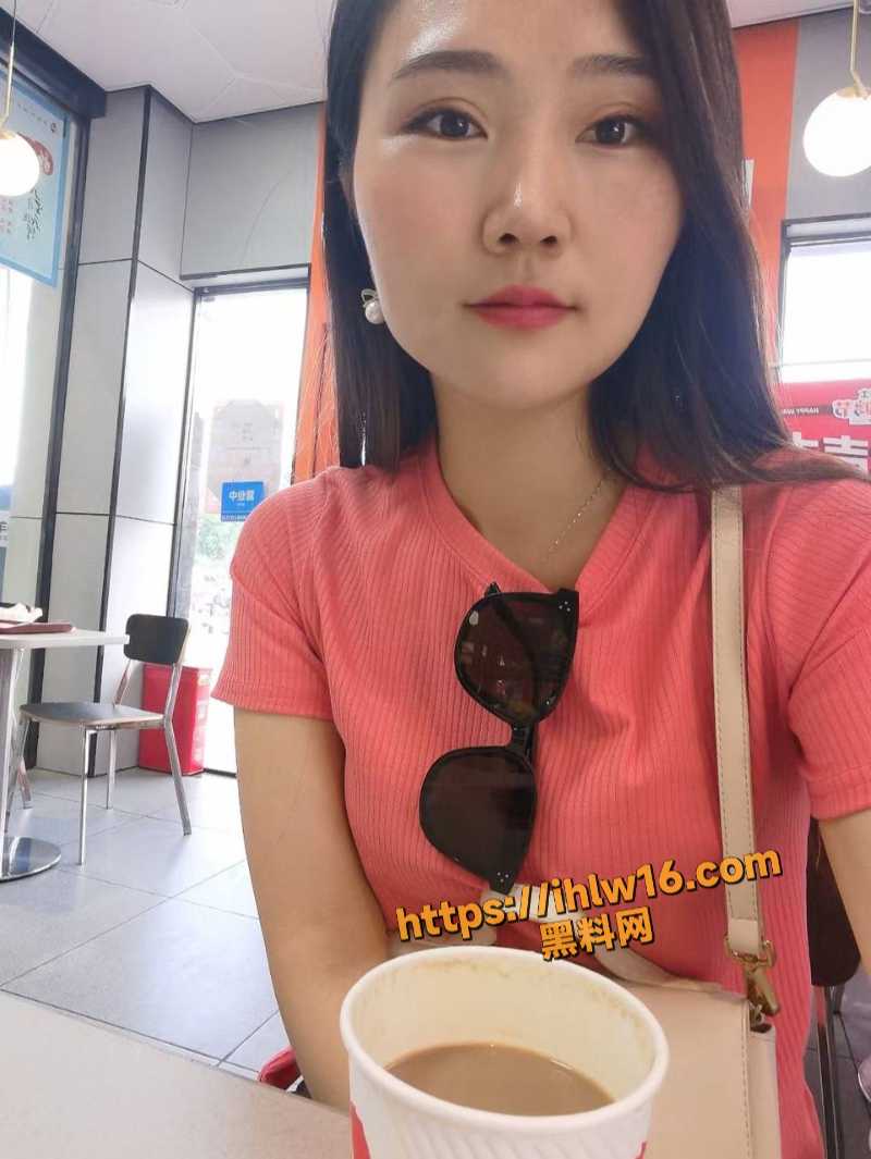 河南离异少妇 胡彦平 和网友聊骚跳裸舞第二弹 超骚身材值得打飞机！