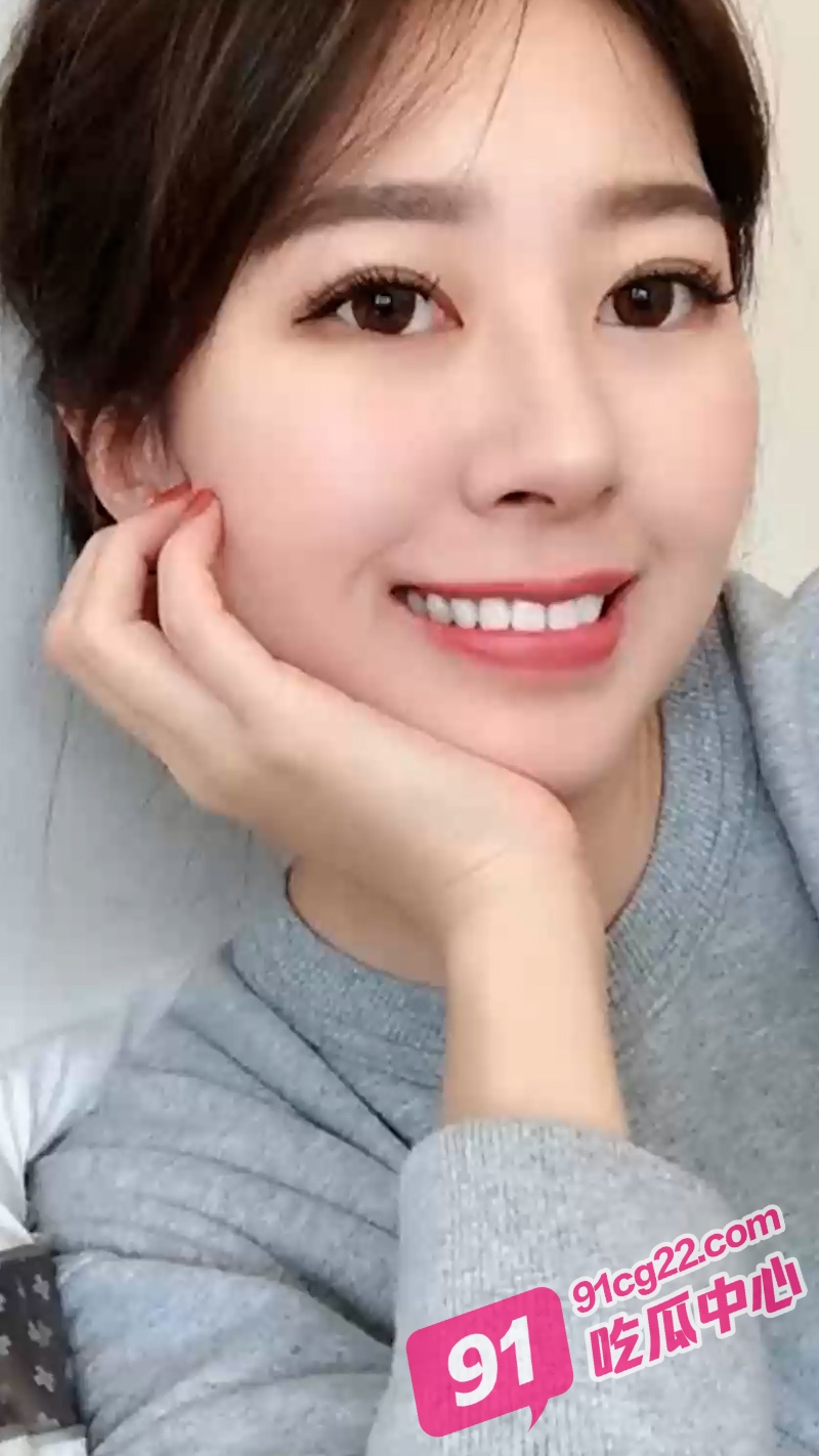 扬州大学新闻系校花萱萱 富二代面前竟这般淫骚 这是谁的女神塌房了!