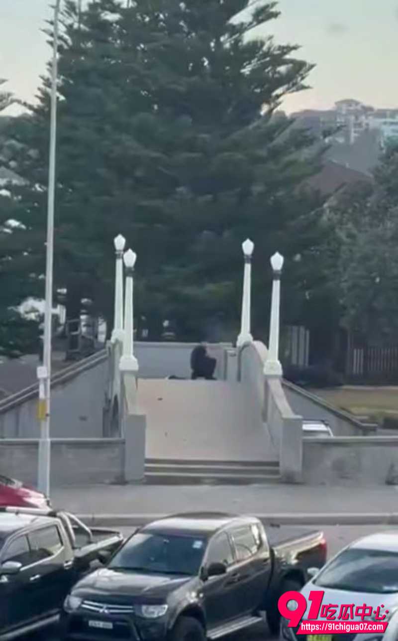 澳大利亚悉尼邦迪海滩发生枪击事件1