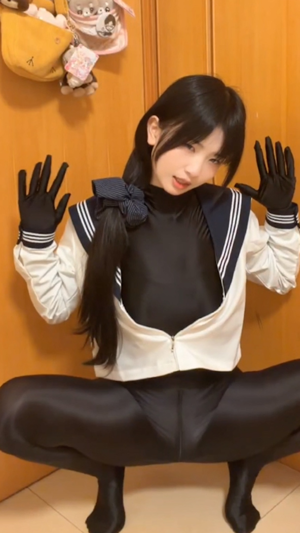KeyKeyKiYoMi7 KeyKeyKiYoMi7