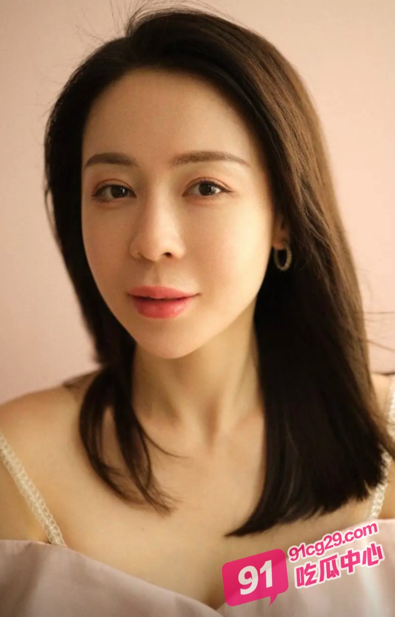 广西南宁小少妇孙艳丽被91大神捕获 肥臀嫩乳给钱就可以上！ 配图3