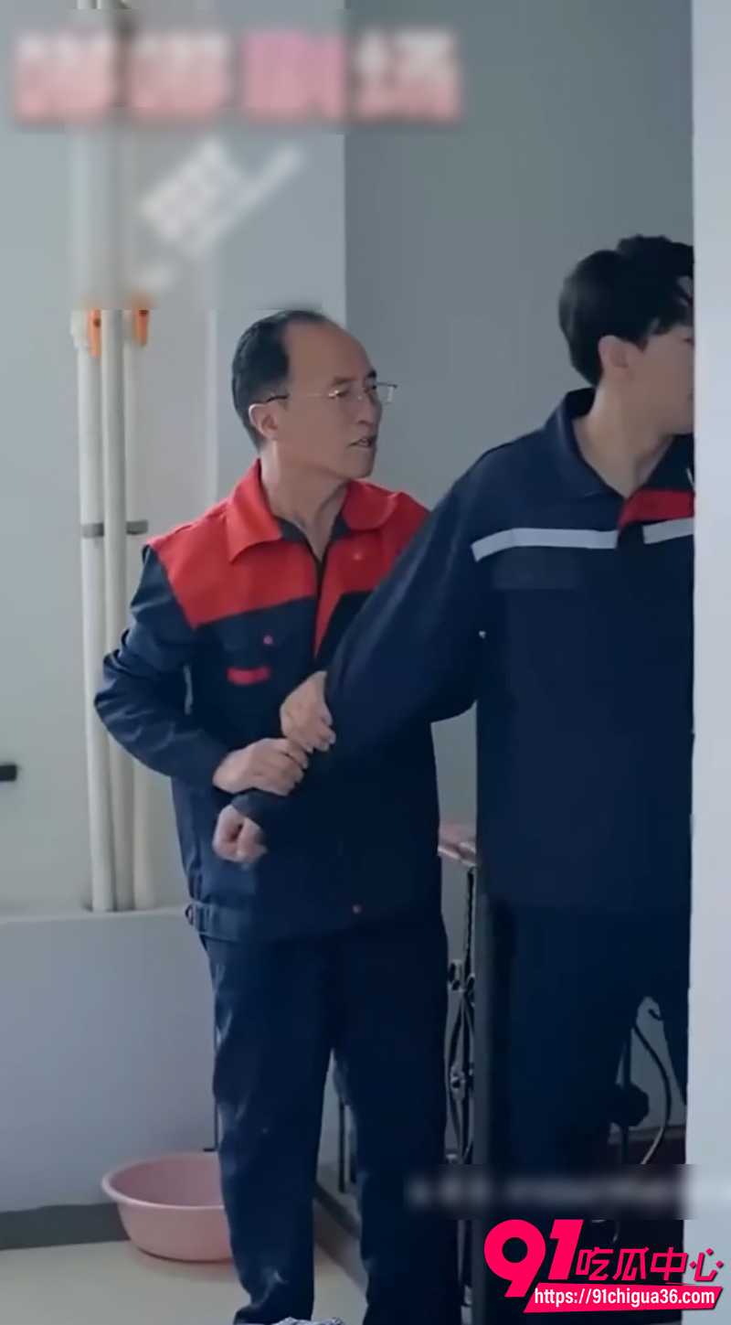 每日擦边短剧 淫荡美女厂妹不要跑全集完整版 工厂老油条赌牌输人!