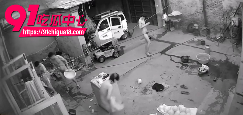 老公不在家嫂子和两个小叔子一起洗澡4