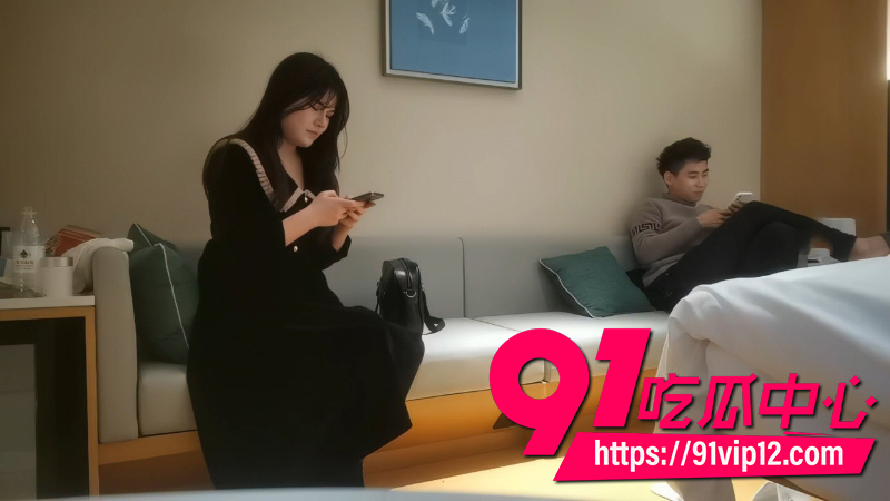 文轩探花最新视频 黑衣美女撅屁股正对镜头口交 软脚轩没干几下就射了