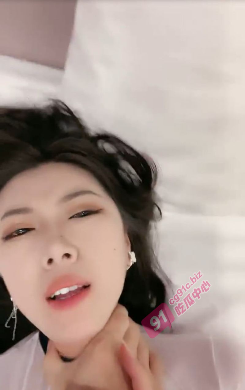 高颜值极品嫩模奶球~翘臀美乳大长腿被无套中出 且听人间尤物淫荡对白!