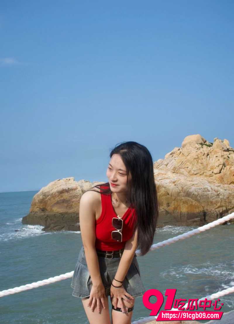 广东惠州英语老师方宇 端庄外表下隐藏的淫乱真面目！KTV与男同事热舞抠逼厕所性爱