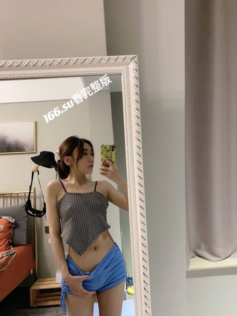 抖音网红 是萝莉啊 酒桌上被袭胸完整视频 杭州25岁御姐当众被朋友抓奶 配图5