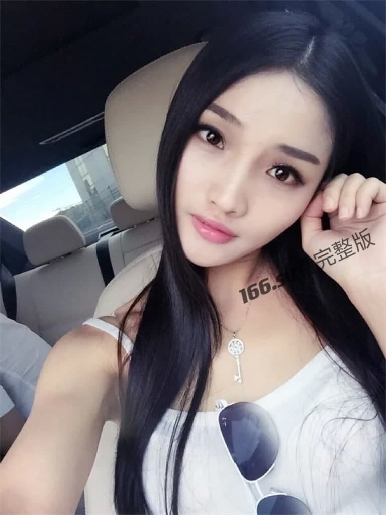 高颜值淘宝职业模特尺度视频流出 人前女神 人后...... 配图
