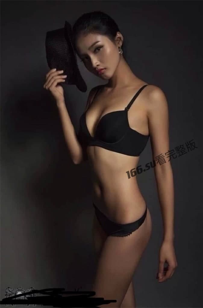 高颜值淘宝职业模特尺度视频流出 人前女神 人后...... 配图5