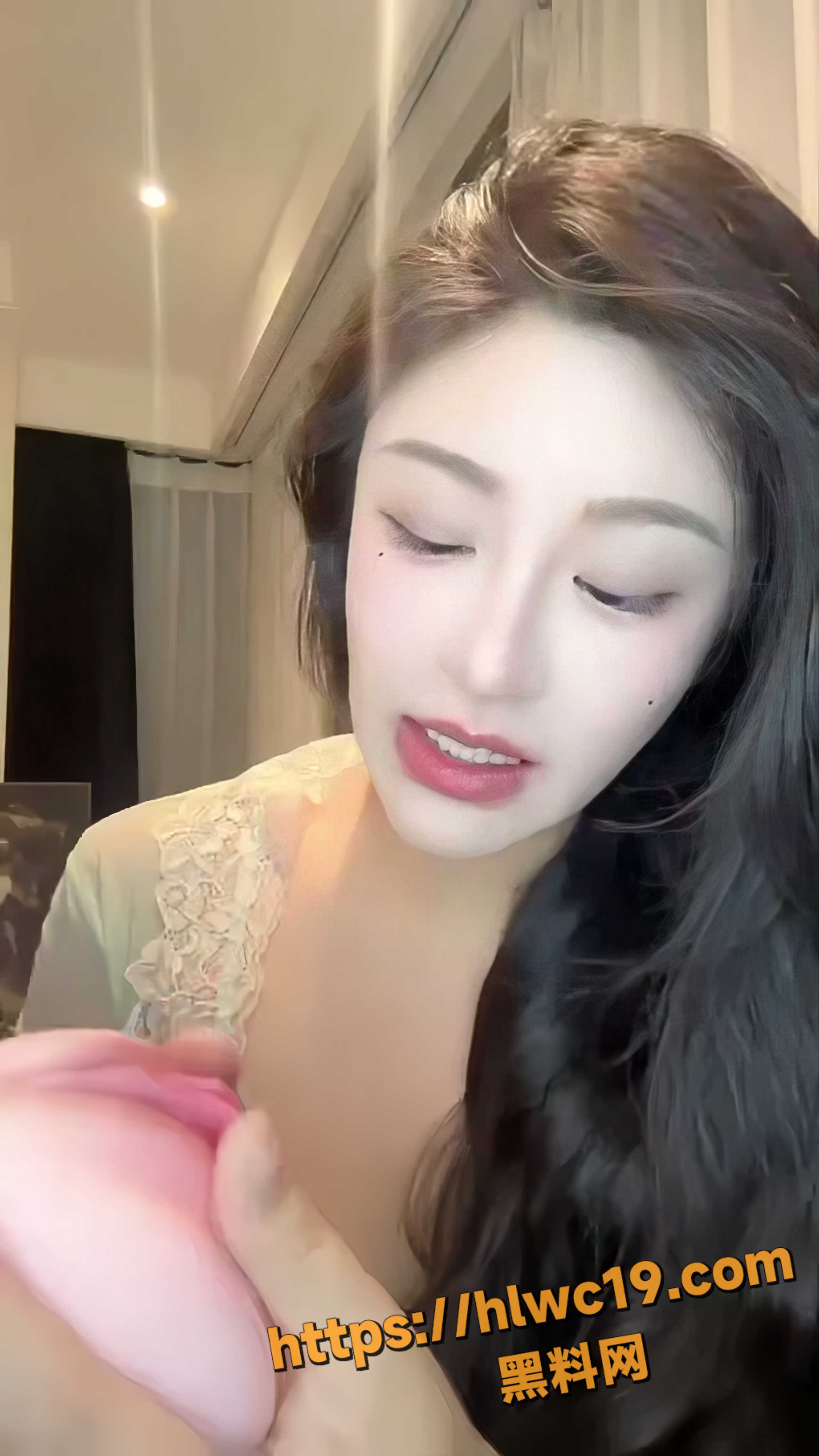 黑料课堂 顶级御姐女神现场教学 如何用舌技让妹子快速达到高潮