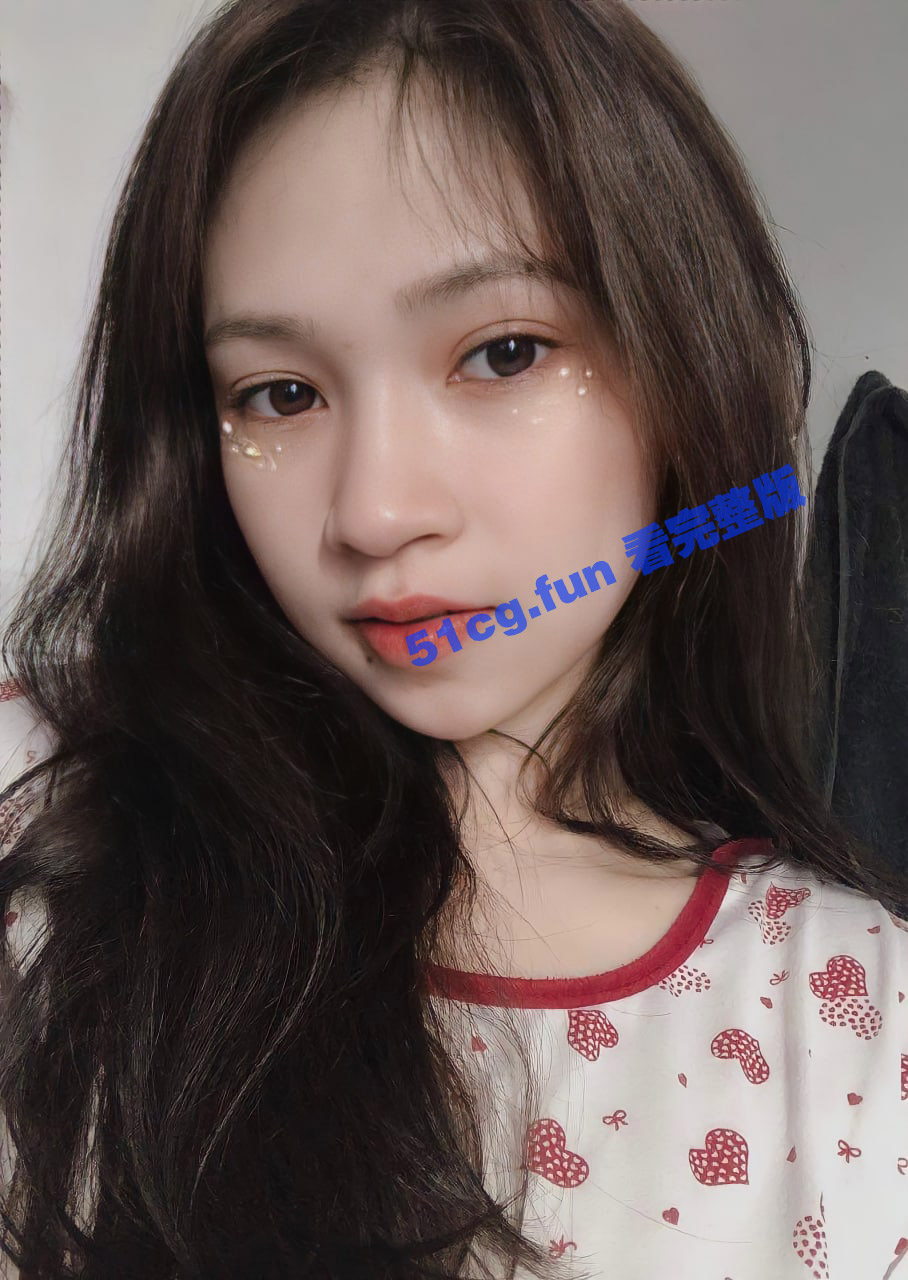 近期爆红网络的极品情侣 浴缸鸳鸯戏水视频 美乳翘臀极品女友撞脸AngleBaby
