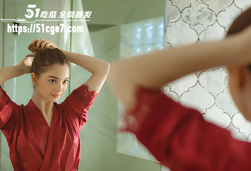 欧美高颜值福利姬 MollyLittle 浴室激情 1