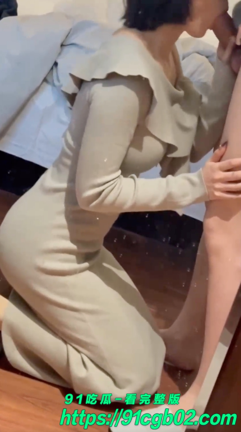 纯欲校花学妹约炮 极品身材完美炮架 大奶翘臀 嫩穴一插就出水潮喷