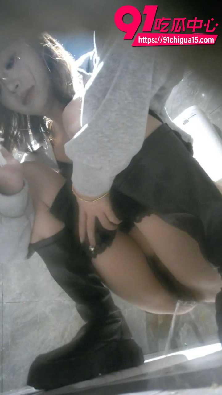 厕拍北京三里屯酒吧极品小姐姐2 厕拍北京三里屯酒吧极品小姐姐2