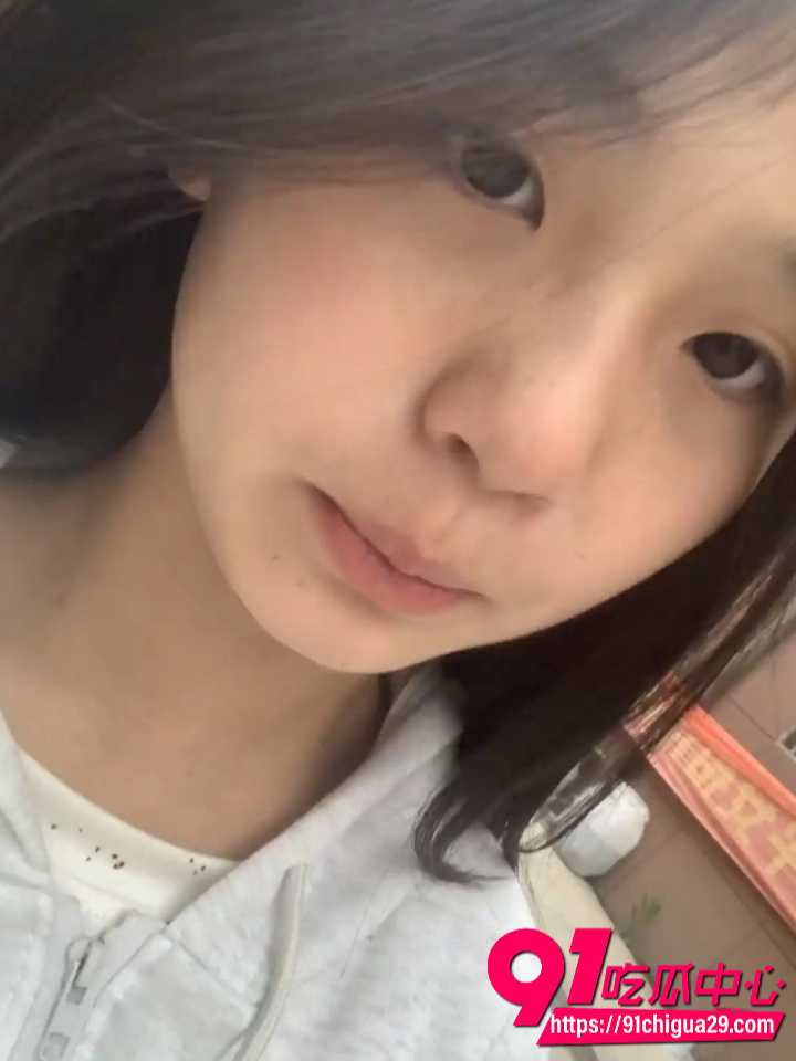 白嫩学生妹张可依和男友性爱视频流出1