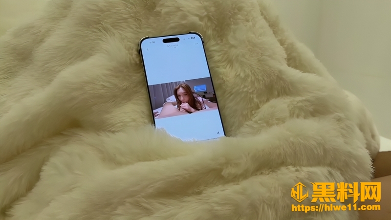 台湾反差女神 艾熙 帮室友取暖 深喉打飞机主动服务 现场气氛淫靡至极