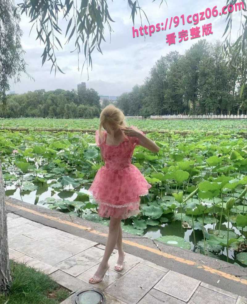 武昌职业学院清纯女生曹心宇2.jpg 武昌职业学院清纯女生曹心宇2.jpg