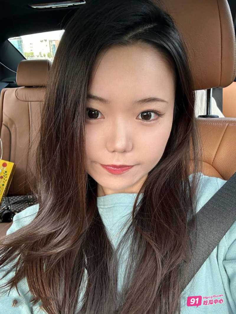 武汉美女王辛晨和男友露脸激战！女上位骑乘疯狂榨精~ 配图5