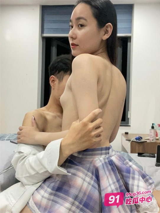 江苏眼镜婊樊丽娜与男友做爱视频流出 抓住长发当马骑