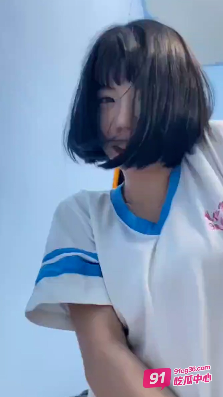 潭州校服萝莉王梦迪 情迷帅气学长受蛊惑酒店失身视频曝光！