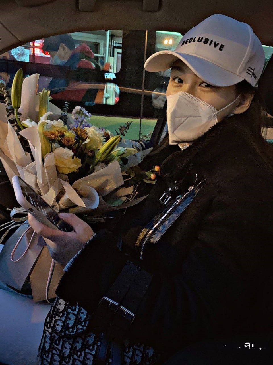 西安两位气质女生私密互动流出 男友完全招架不住 配图4