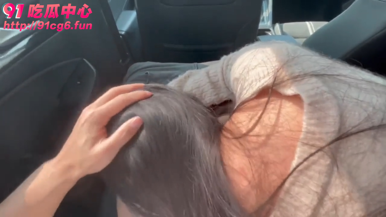 我和财务在车震～工地前和女财务激情车震 叫声直接把门卫大爷整懵逼了！