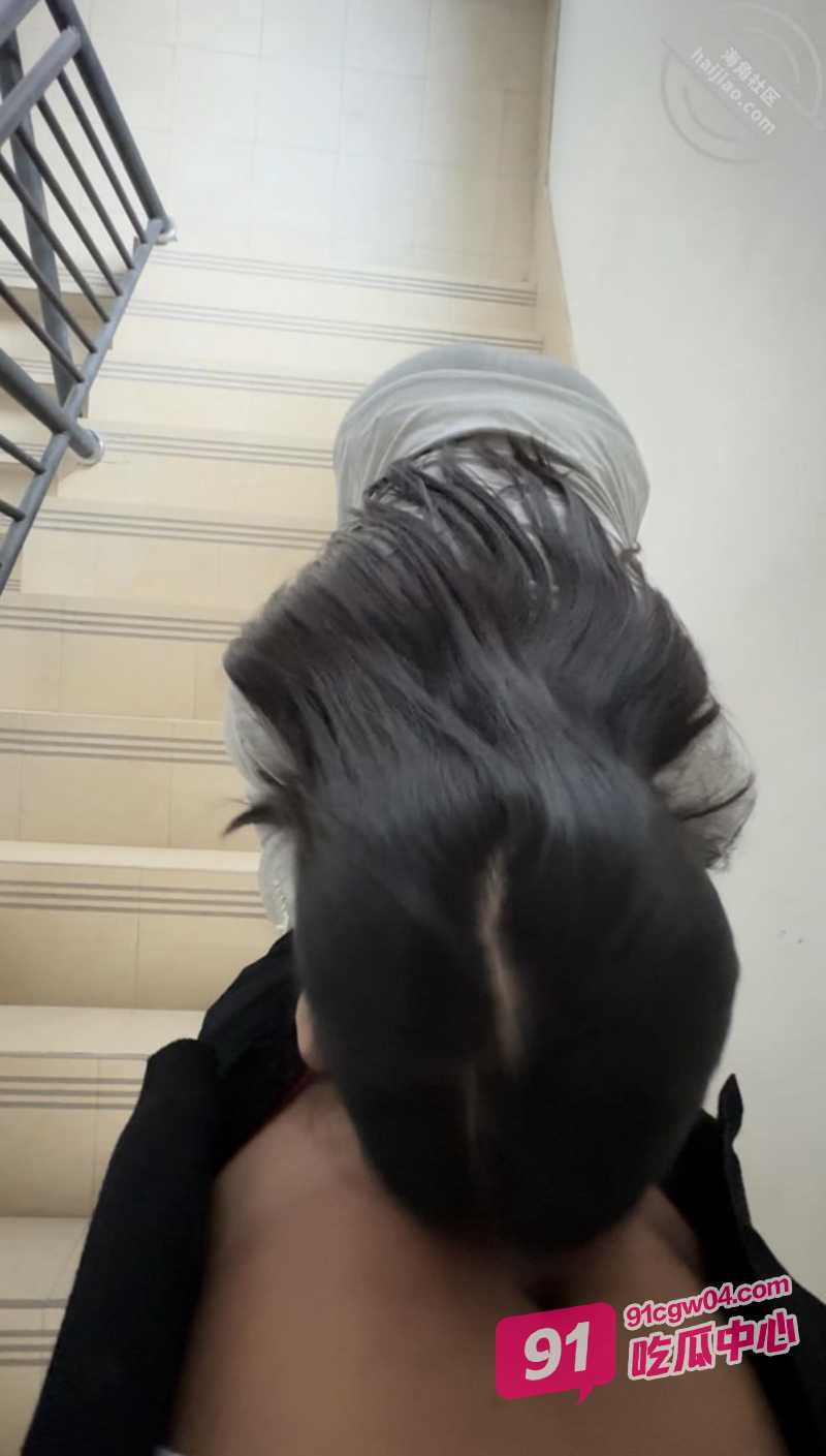 海角叔嫂乱伦 性感的身躯真是让人把持不住 大力猛操操到嫂子浑身抽搐翻白眼！ 配图3