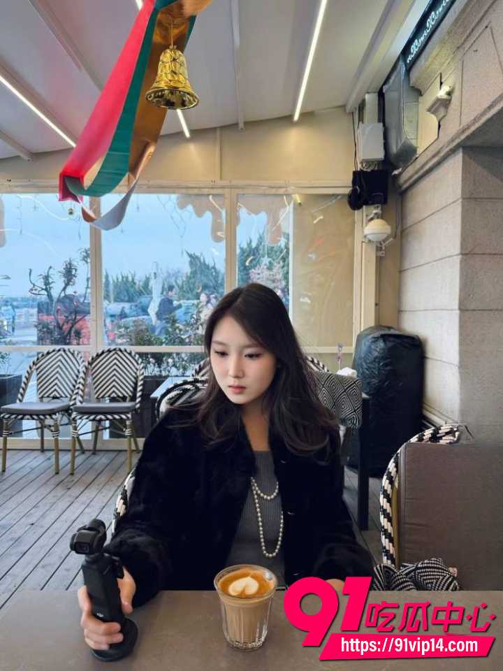 烟台反差女大学生陈屹鑫与青岛绿帽奴老公车俊秋性爱视频流出 清纯女神跪舔后入无套内射