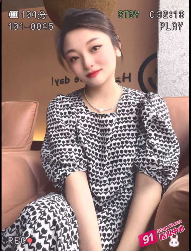 真实绿帽投稿自家老婆 自剪辑抖音风短片性爱视频 渴望得到羞辱 配图3