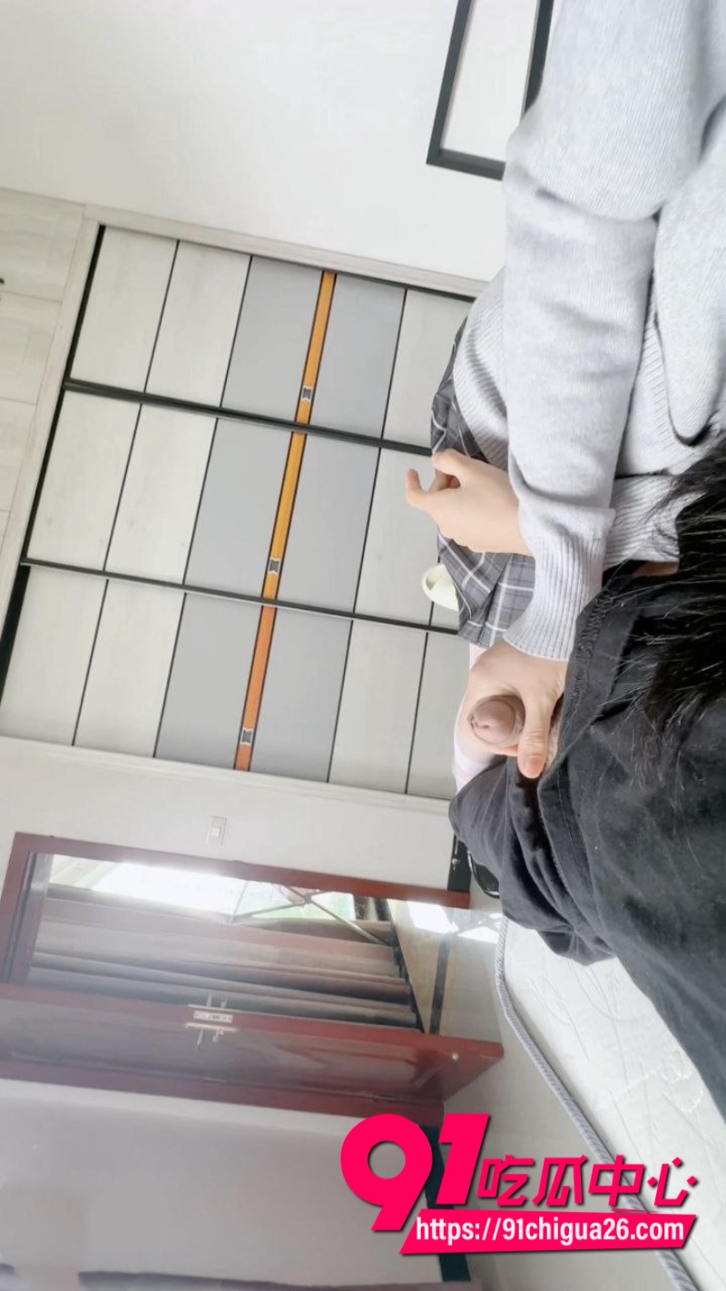 海角原创长腿女儿丽丽收拾行李前裸床猛干2 海角原创长腿女儿丽丽收拾行李前裸床猛干2