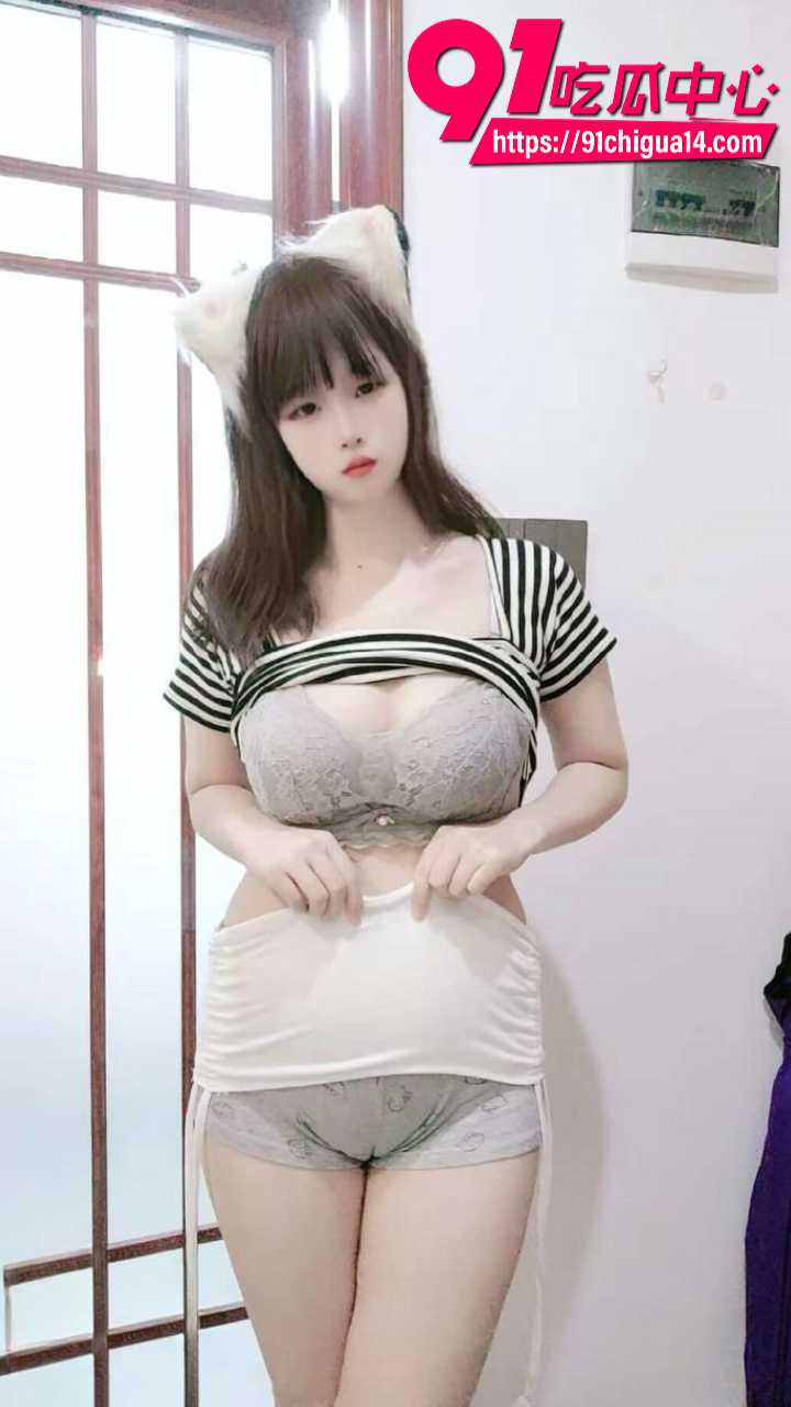 抖音大奶妹裸舞扭臀骚穴特写自慰喷水2