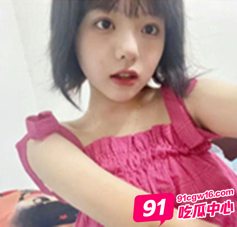 萝莉少女李月 表面人畜无害背地淫荡风骚 “胸这么大的萝莉还是第一次见” 配图9