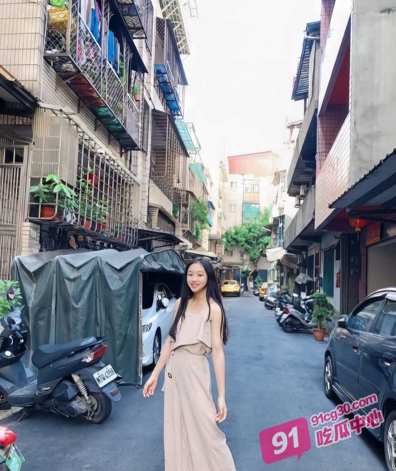 安徽工业大学 陈雨桐 白嫩蜜穴秀 青春美少女诱惑自摸秀 简直就是青春荷尔蒙炸弹 配图3
