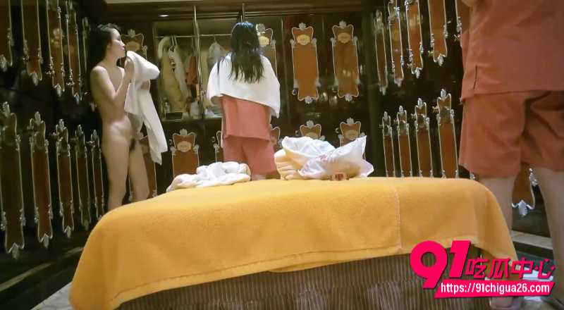 澡堂高颜值少妇偷拍4 澡堂高颜值少妇偷拍4