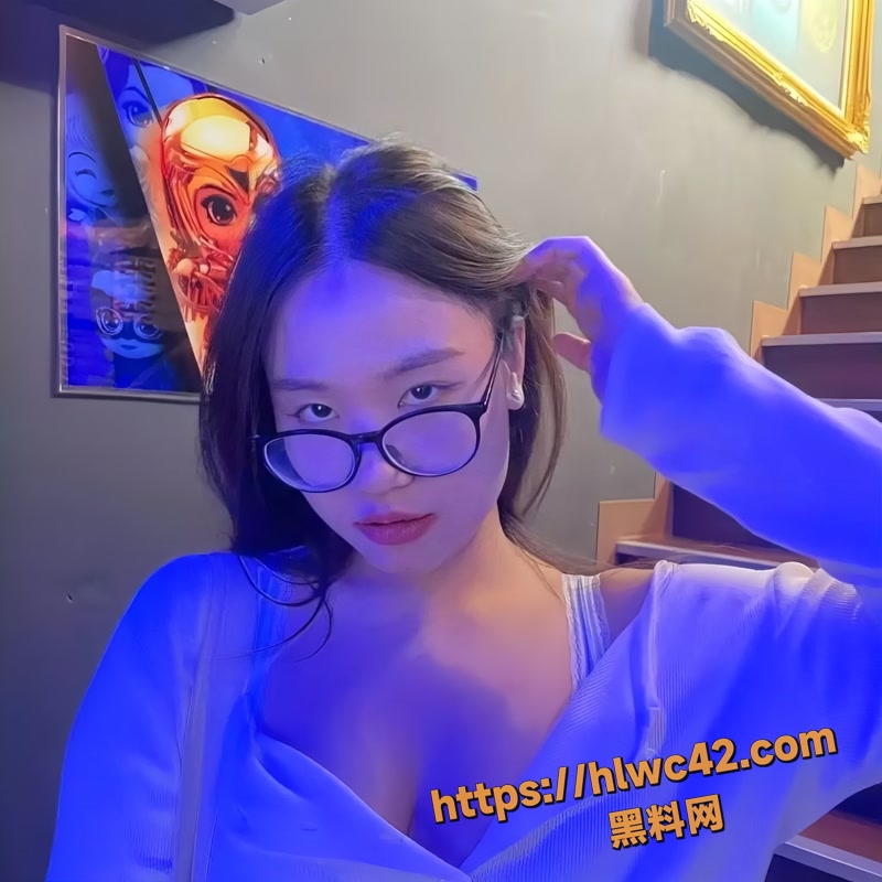 广西南宁 林悦 探探约炮彻底曝光 眼镜兔耳骚货主动发高潮自慰视频
