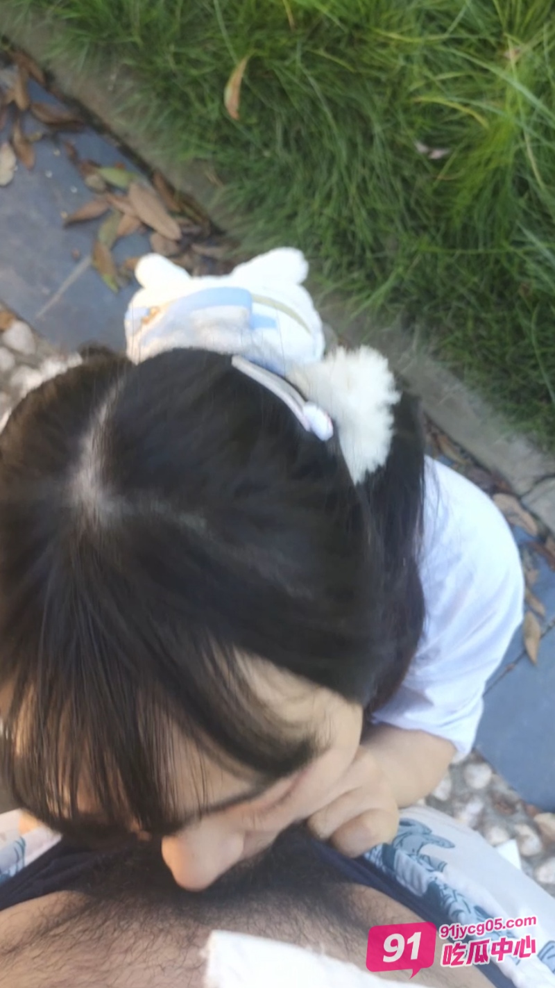 推特福利姬喵喵酱M属性爆发 户外跪地进行调教 彻底沦为性奴～ 配图2