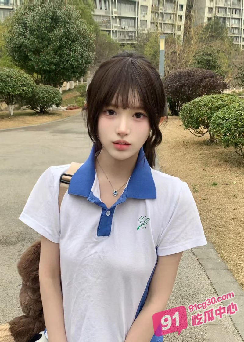 清纯学生妹李明月背着父母 偷偷拍摄jk制服私拍 特写牛奶灌穴实在太涩!
