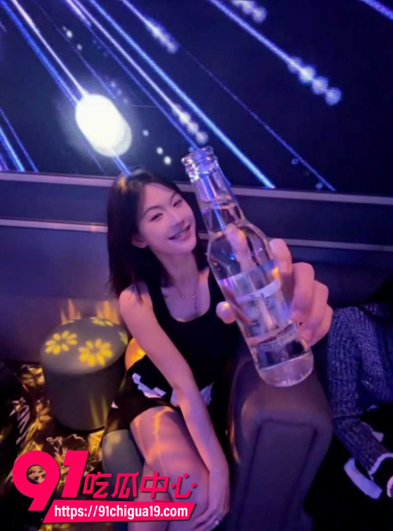 快手10W粉丝女网红富小春早期不雅视频曝光6