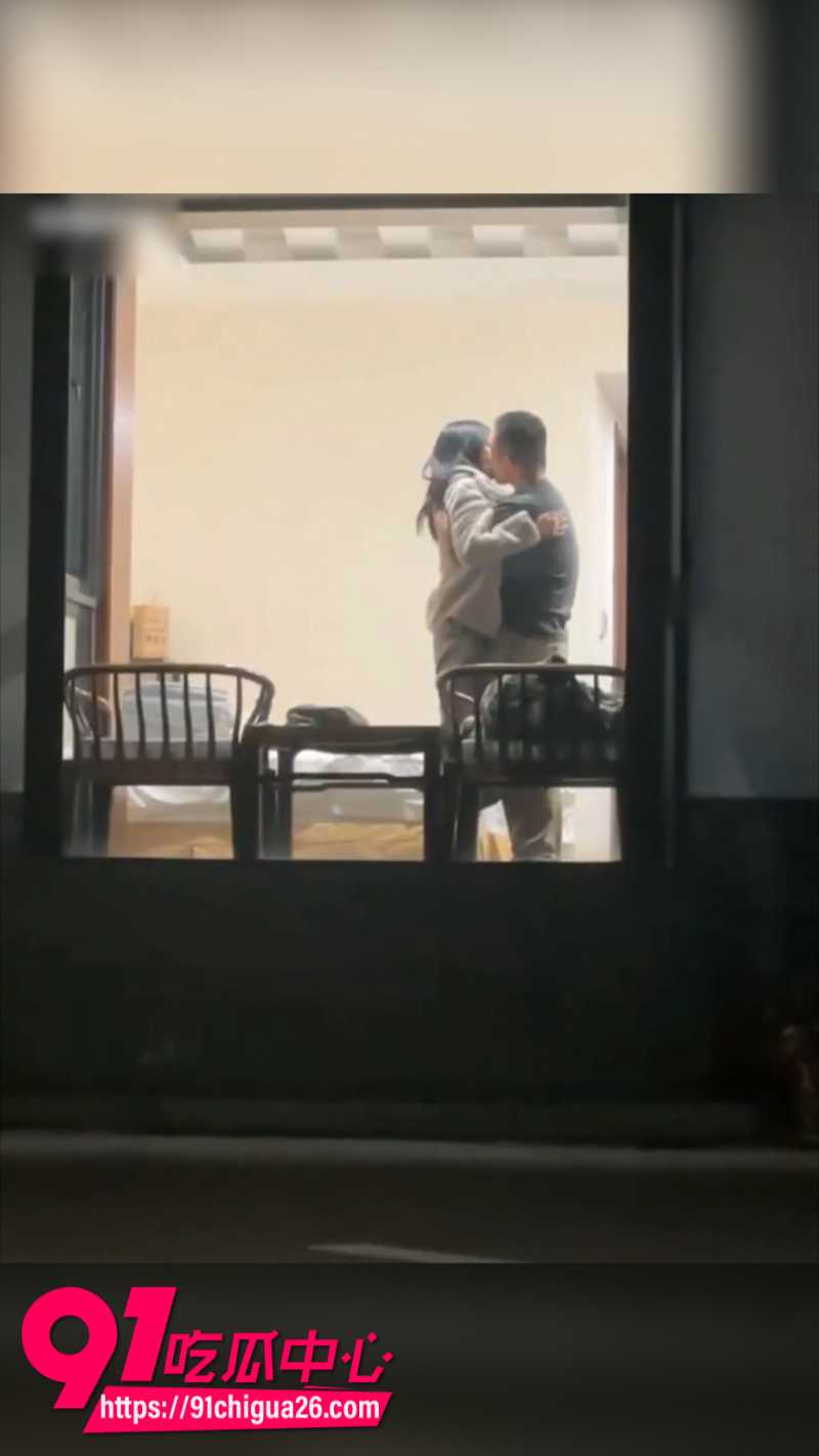 中国农业大学男老师勾引女学生酒店约炮2 中国农业大学男老师勾引女学生酒店约炮2