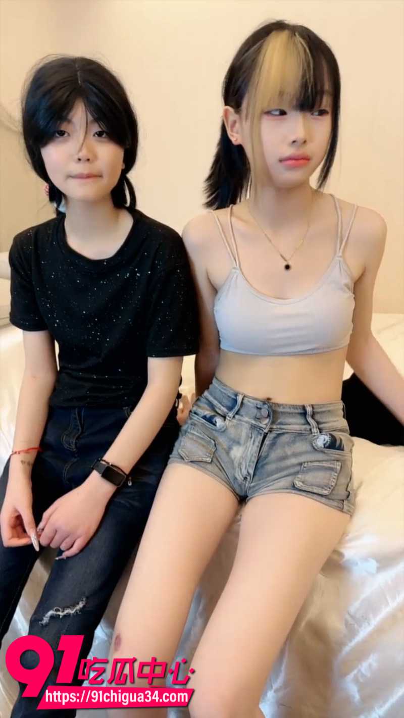 18岁精神小妹带着好闺蜜一起伺候社会大哥1
