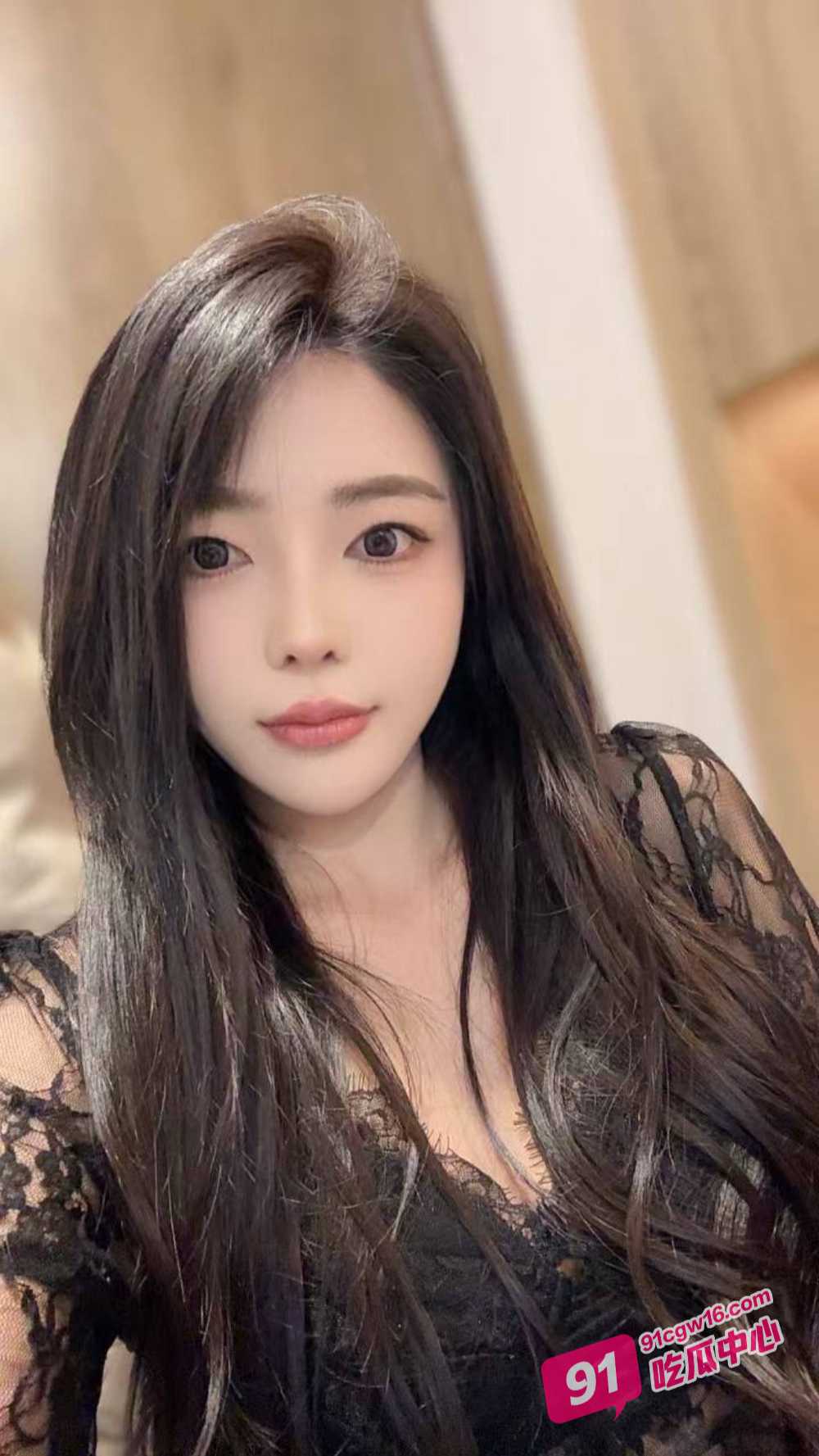 少妇车内激情口交自拍~浓精于口腔中迸发 自拍特写展示车震大场面!