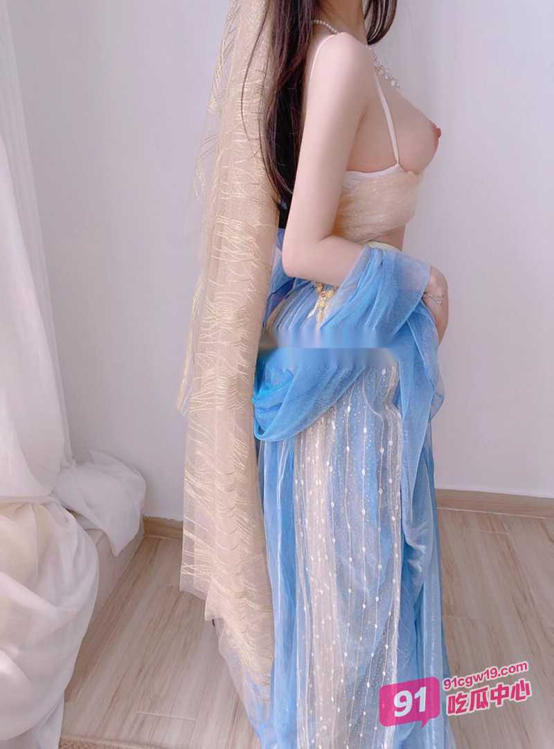 顶级御姐女神yunjun开年福利 白虎粉鲍淫水四溢 娇喘浪叫诱人~