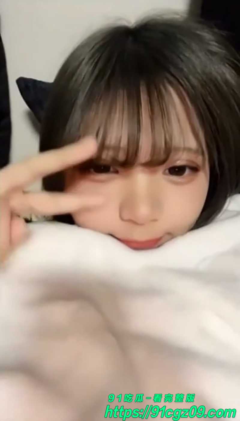 清纯大眼日本少女家中全裸自拍 雪白双乳与白虎嫩穴 挑逗镜头反差感爆棚