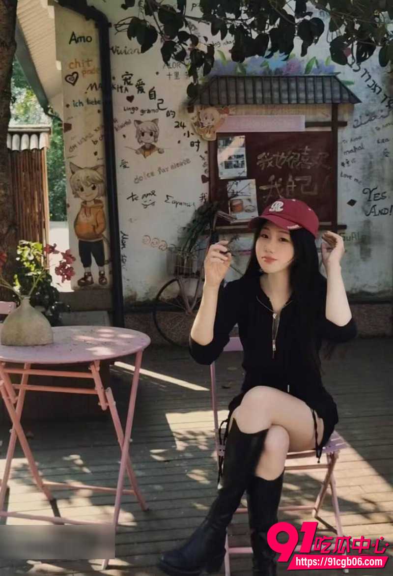 上海可爱甜妹马雪莹 私密床战视频泄密 被哥哥狠操喷潮浪叫臣服 小母狗叫床声也太勾魂了!
